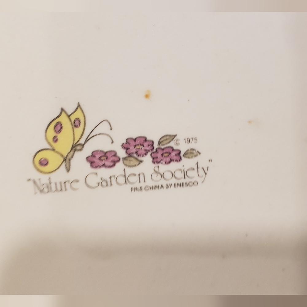Vintage 1975 Enesco Fine China Nature Garden Society covered casserole. - Picture 10 of 10
